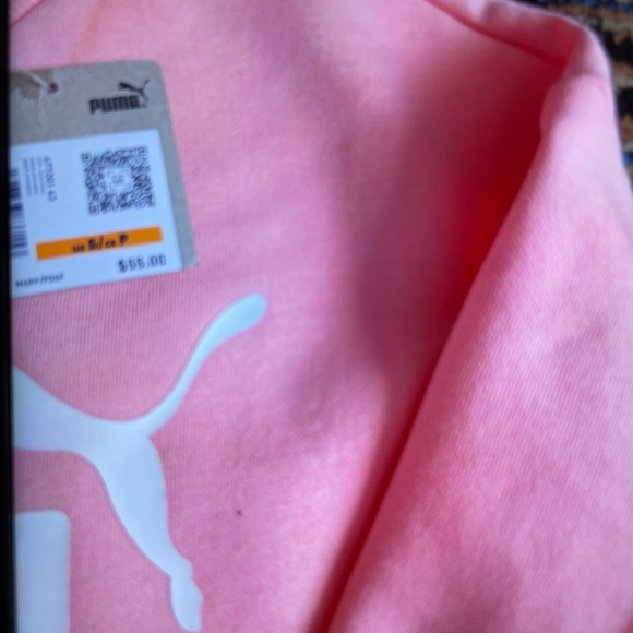 Women's nwt PUMA Sweat Shirt. Sz Sm - Picture 2 of 2